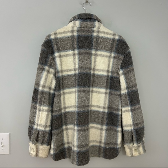Abercrombie & Fitch Grey and Cream Plaid Sherpa Jacket Shacket - Picture 2 of 5